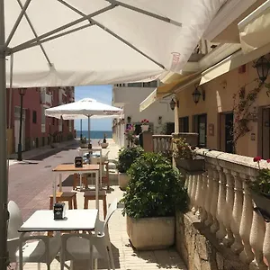 Macavi Guest house